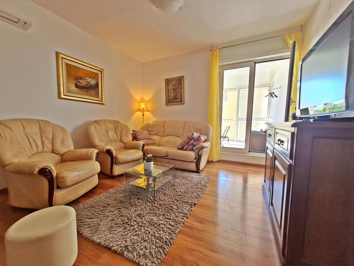 Apartment Nina Marie II สปลิท ภายนอก รูปภาพ