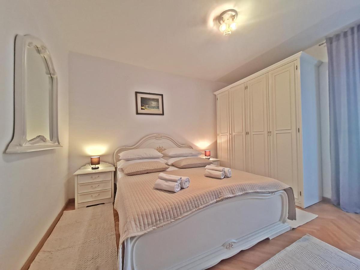 Apartment Nina Marie II สปลิท ภายนอก รูปภาพ