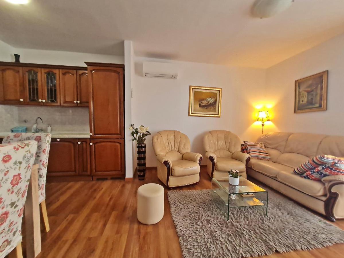 Apartment Nina Marie II สปลิท ภายนอก รูปภาพ